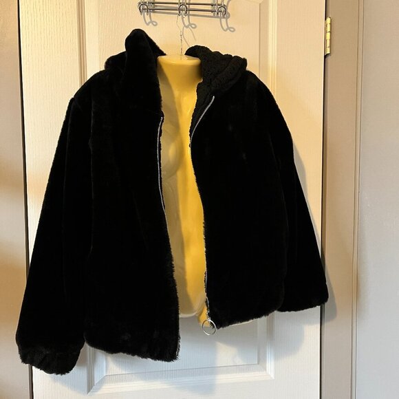 Sweet Rain Jackets & Blazers - Sweet Rain Faux Fur  L Black Cozy Jacket